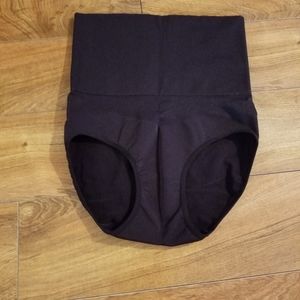 Bundle of 2 black XXL shapewear-shorts & panties